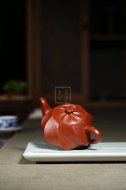 《炫》宜興紫砂壺創(chuàng)新壺工藝美術師手工大紅袍泡茶壺禮品